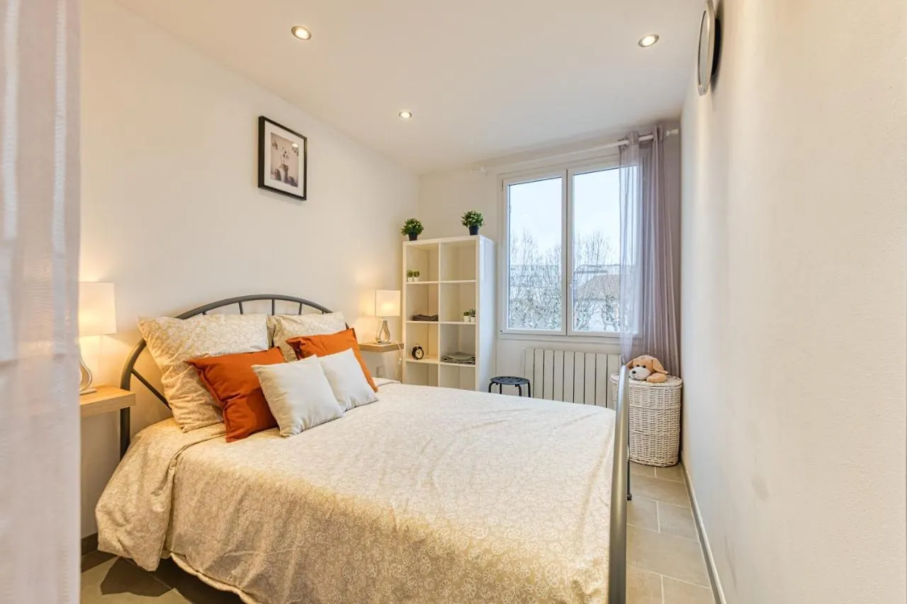 Le Petit Ideal Confort Gare Netflix Stationnement Proche Et Gratuit Grenoble 0*,  Frankrike